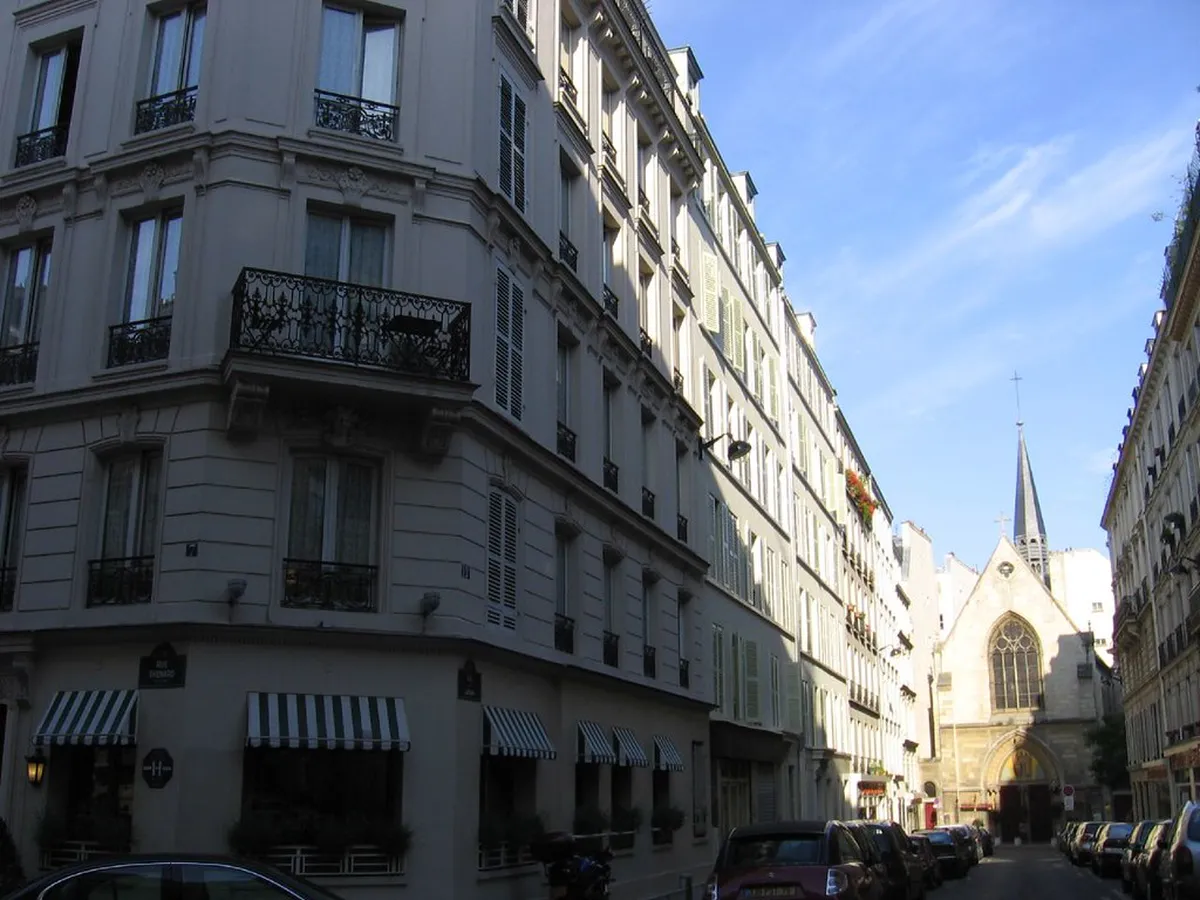 12 Best Things to See in Latrán Quarter Historic Streets