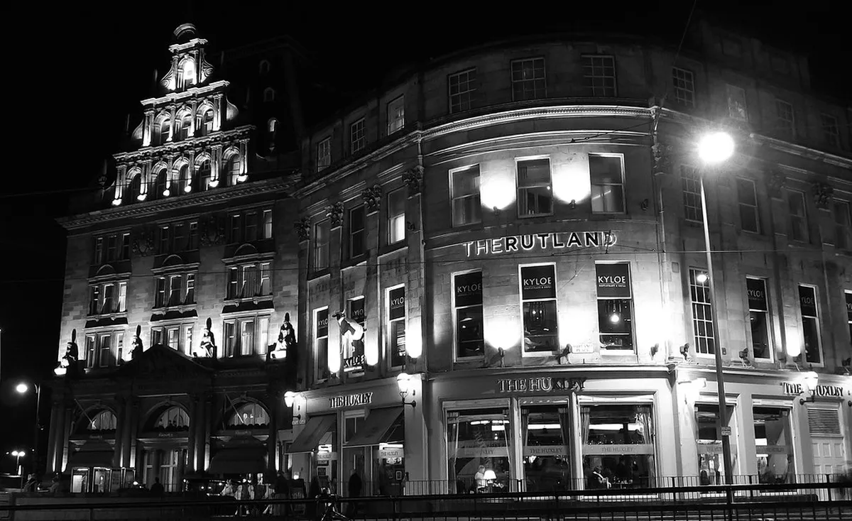 Westend District Architecture Walk: Karlovy Vary Guide